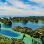Pemandangan Danau Laut di Misool, Papua, Indonesia